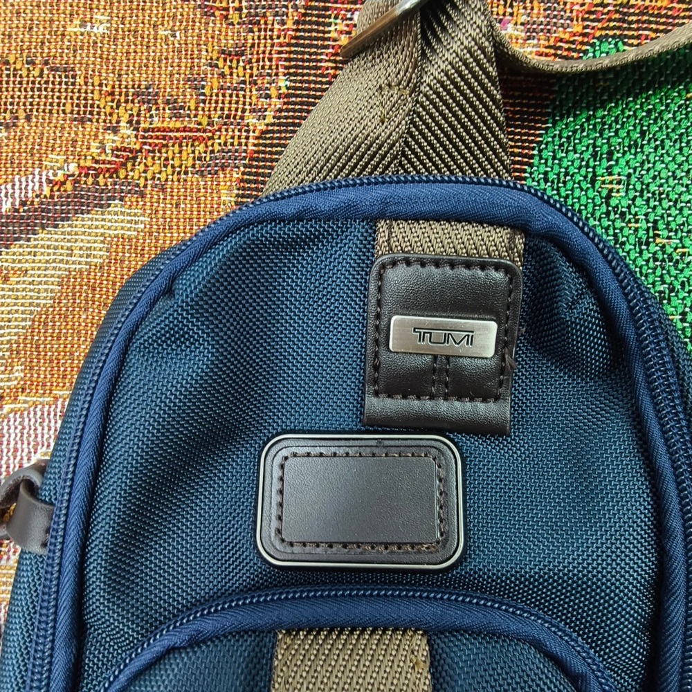 🌺Tumi Alpha Bravo Compact Shoulder Bag|Chest Pack - Picture 5 of 6